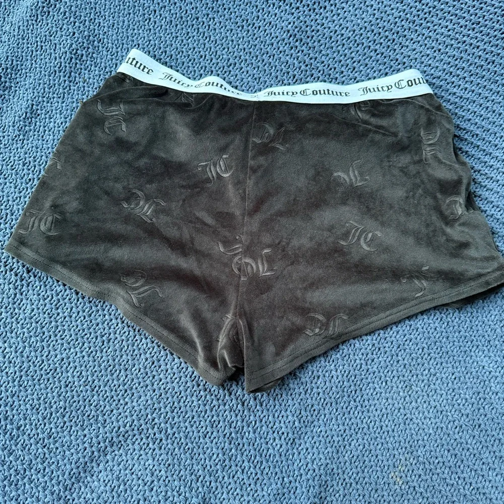 Juicy Couture Sleepwear Shorts Womens L Black Velour Monogram Y2K Lounge Wear JC